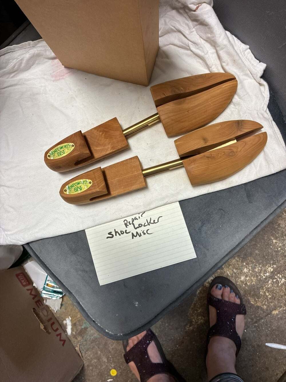 Moneysworth & Best Men's Cedar Shoe Tree Adjustable Split-Toe Size M